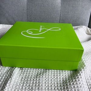 Sam Edelman show box